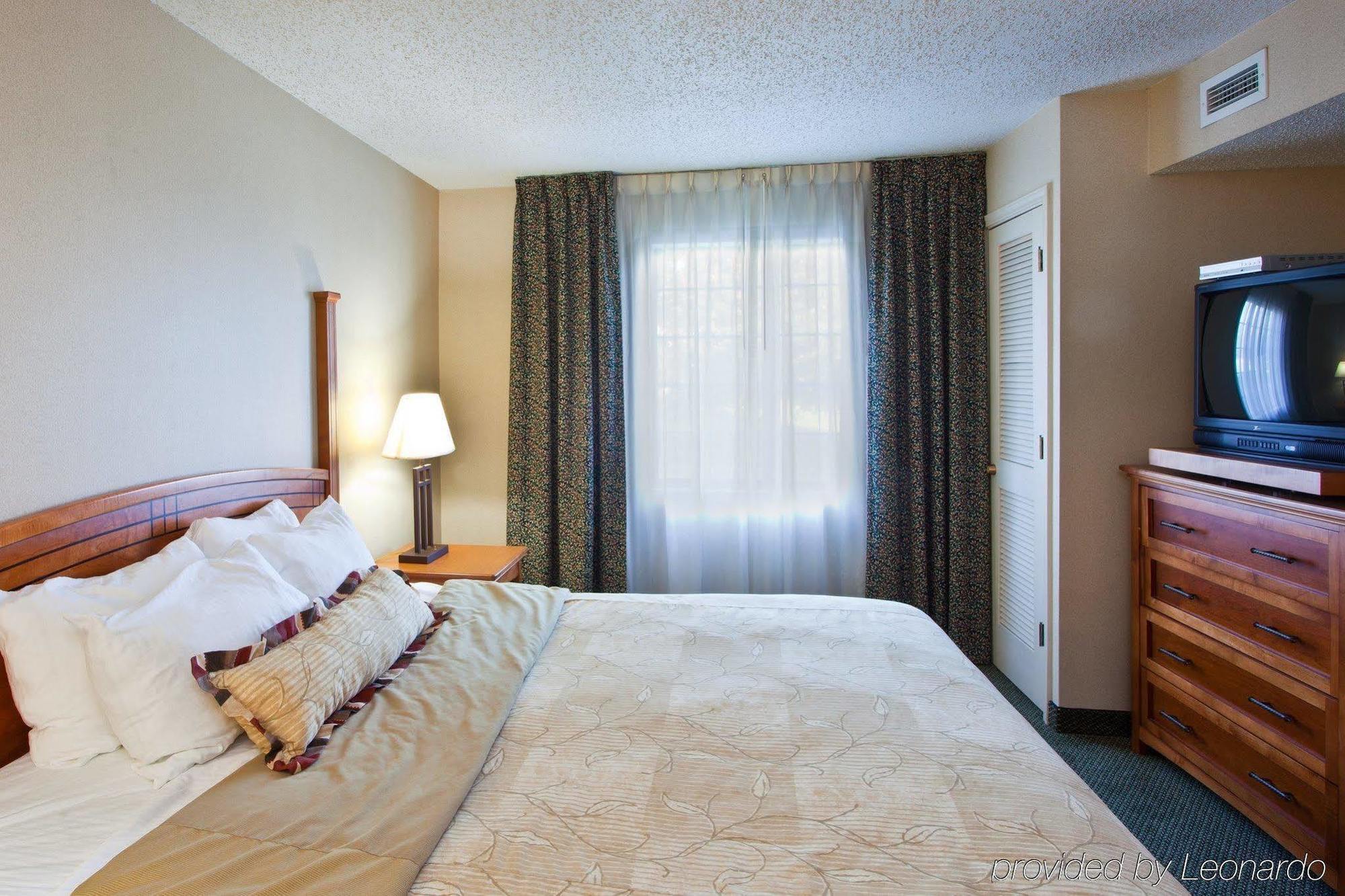 Staybridge Suites Detroit-Utica By Ihg Стая снимка